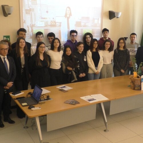 Come tutelare le nocciole italiane dalle frodi: il progetto degli studenti del Volta all’Expo di Bruxelles