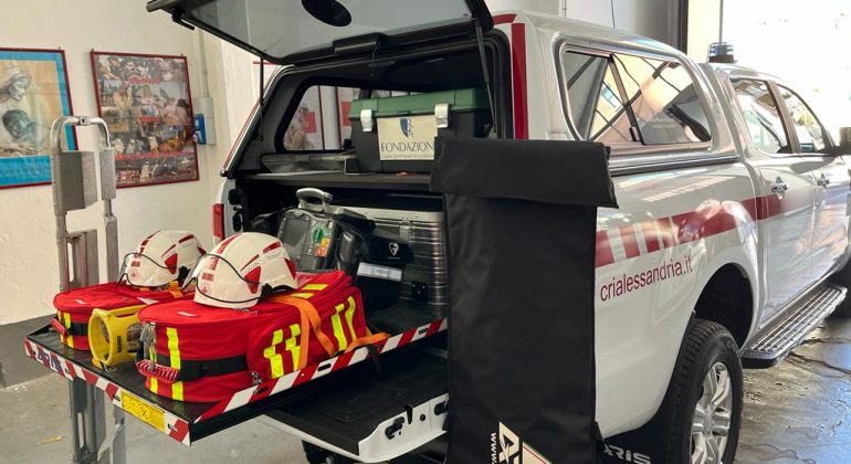 Un nuovo pick up alla Croce Rossa grazie alla donazione della Fondazione Cassa di Risparmio di Alessandria