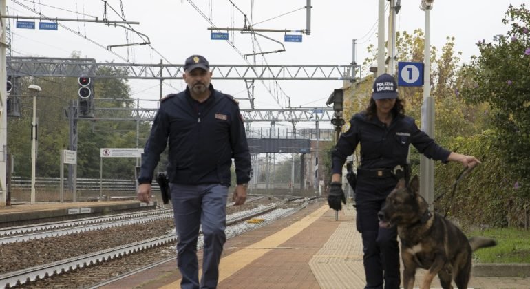 Controlli straordinari della Polizia nelle stazioni ferroviarie della provincia