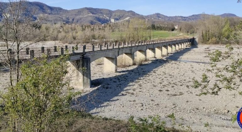Siccità in provincia di Alessandria: le impressionanti foto del torrente Borbera
