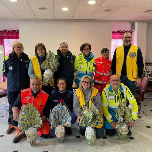 Il Lions Club Emergency di Alessandria dona uova a chi si occupa di emergenze