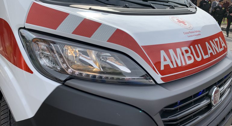 Ferito al poligono: fucile gli esplode in mano