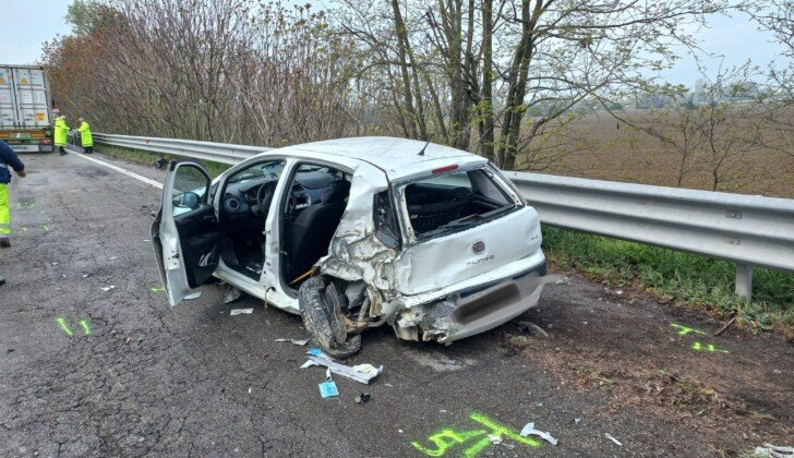 Tre persone ferite nell’incidente sulla tangenziale verso Acqui Terme. Tratto riaperto