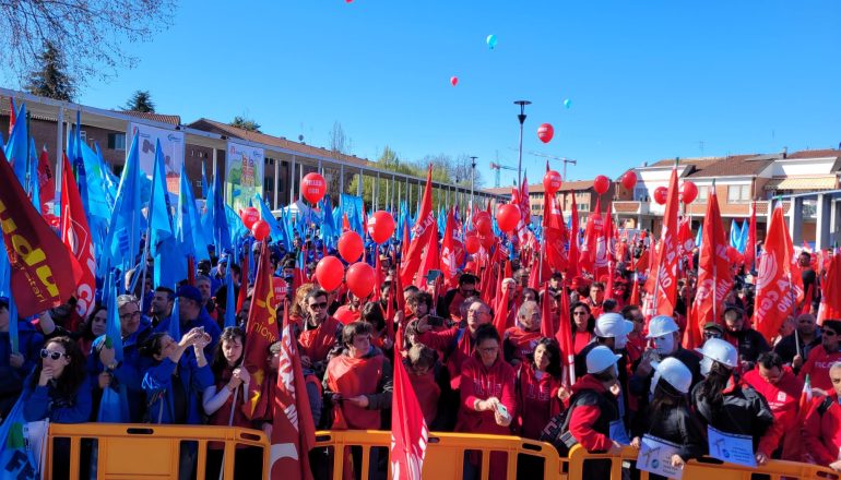 A Torino Cgil e Uil in piazza contro il nuovo codice degli appalti: la delegazione della Fillea provinciale