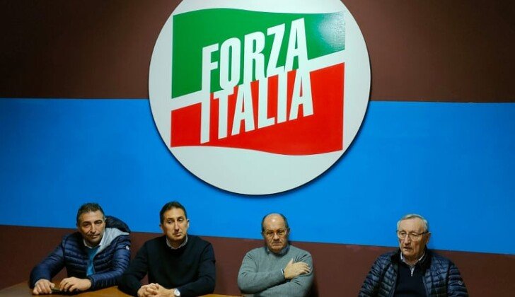 Forza Italia chiede le dimissioni del Garante degli Anziani Vincenzo Costantino: “Non è sopra le parti”