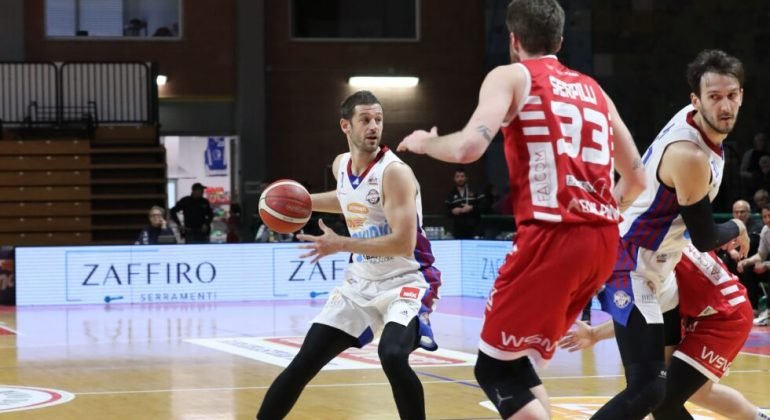 La Novipiù Monferrato Basket è salva: Chieti di nuovo al tappeto in gara 4. Scatta la festa rossoblu