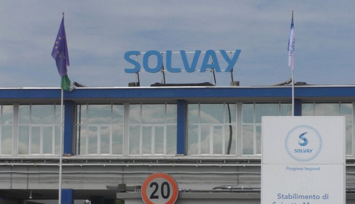 Tentato furto di alcune bobine di rame alla Solvay di Spinetta: interviene la Polizia