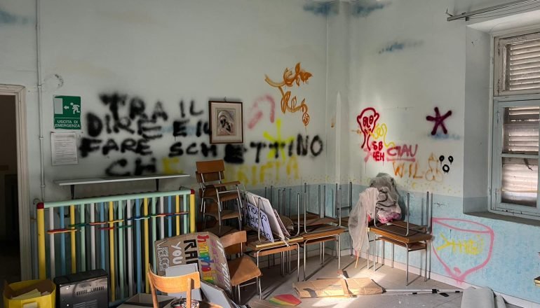 Casa delle donne, sopralluogo del centrodestra all’ex Asilo Monserrato: “Degrado assoluto”
