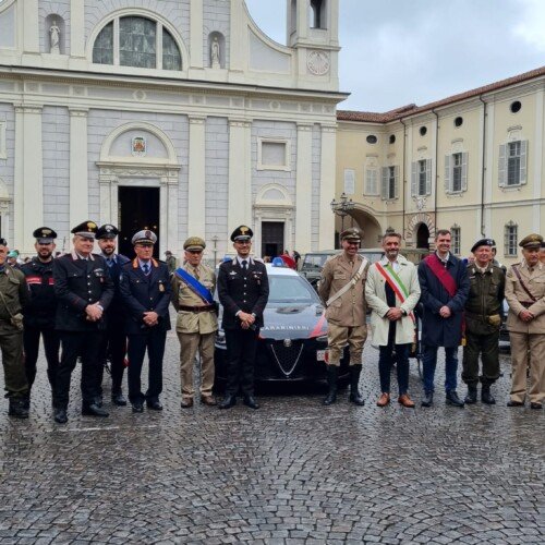 A Tortona l’esposizione delle auto storiche dei Carabinieri, a tre giorni dall’arrivo del Giro