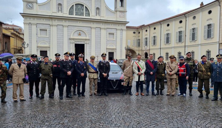 A Tortona l’esposizione delle auto storiche dei Carabinieri, a tre giorni dall’arrivo del Giro