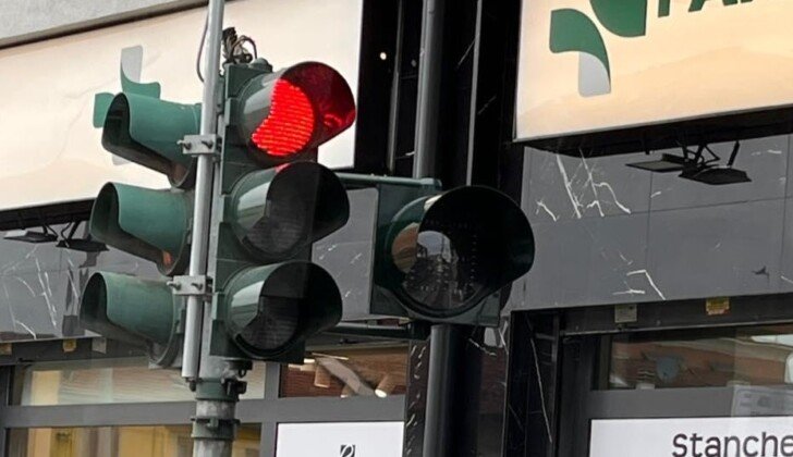 Installati ad Alessandria i primi countdown ai semafori: saranno attivati nei prossimi giorni