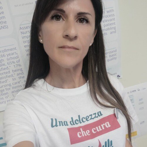 Giornata degli infermieri: Alessandria celebra la giornata con cioccolatini e magliette solidali
