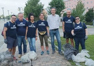 Ad Alessandria nuova raccolta rifiuti dei volontari di Plastic Free: i complimenti del sindaco Abonante