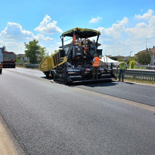 Si rifà l’asfalto sulla strada 211 “della Lomellina”: cantiere finito entro giugno