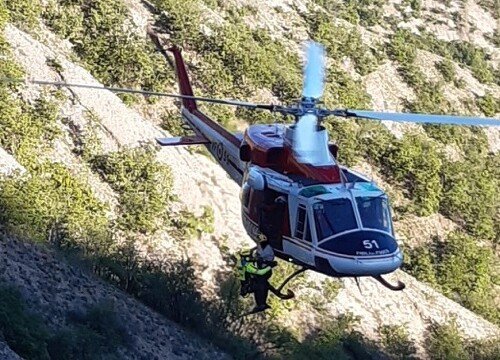 Due turisti e il loro cane bloccati in val Borbera: Vigili del Fuoco li soccorrono in elicottero