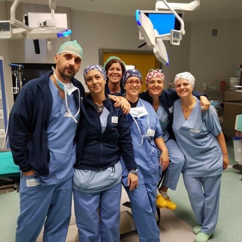 La Neurochirurgia di Alessandria compie 50 anni e viene festeggiata sui social con le foto dello staff