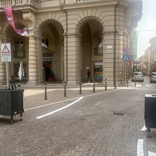 Forza Italia contro le fioriere mobili in via S. Giacomo della Vittoria: “Non dureranno, si usino le telecamere”