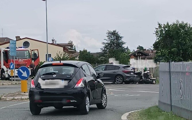 Incidente a Basaluzzo: coinvolte due auto e due moto