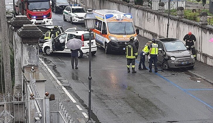 Incidente frontale a Tortona: un ferito e tre auto coinvolte