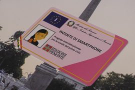 Una patente per l’uso consapevole dello smartphone a 1300 studenti: “L’isolamento è il primo campanello d’allarme”