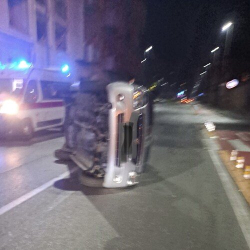 Incidente giovedì notte ad Alessandria. Auto si ribalta in Corso Cento Cannoni