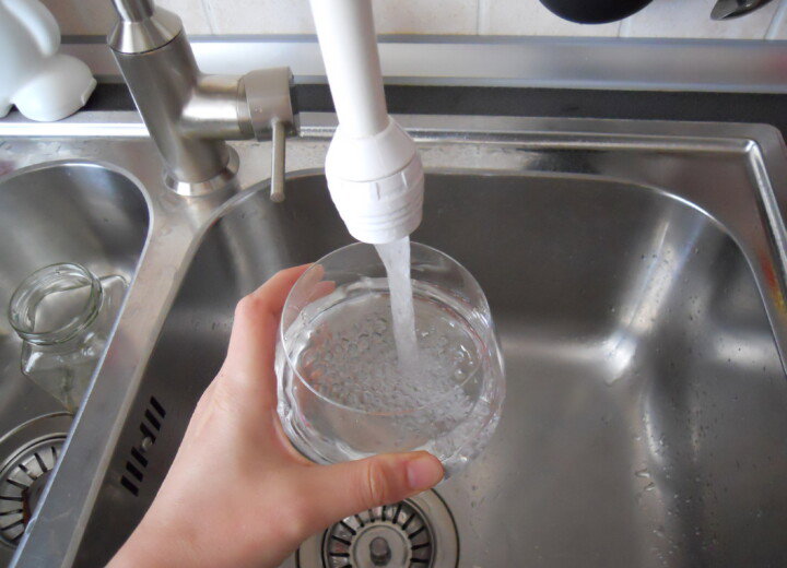 “Acqua contaminata da Pfas”: a Montecastello falsi allarmi da chi propone l’acquisto di depuratori