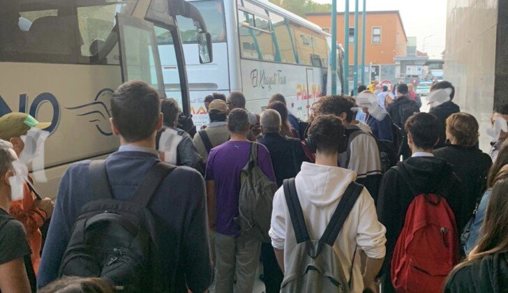 Lavori sulla Torino-Alessandria: pendolari esasperati per il caos bus