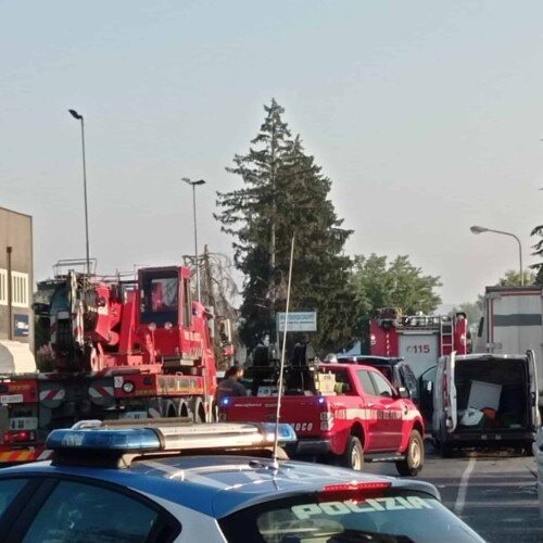 Furgone contro camion in strada Pavia ad Alessandria: una persona ferita
