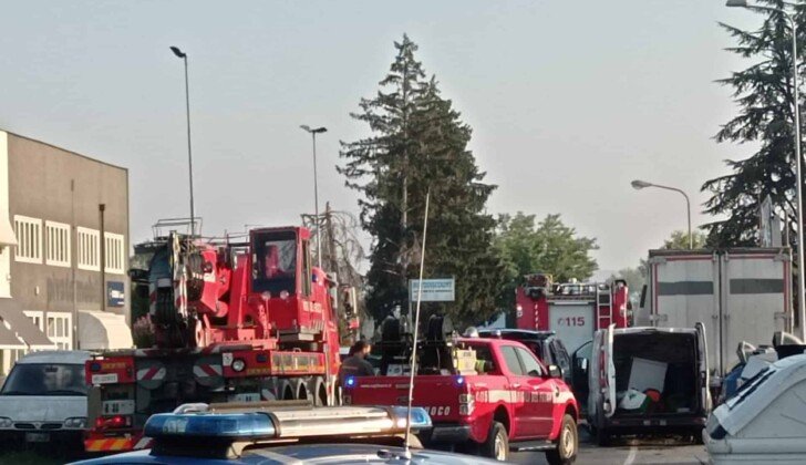 Furgone contro camion in strada Pavia ad Alessandria: una persona ferita