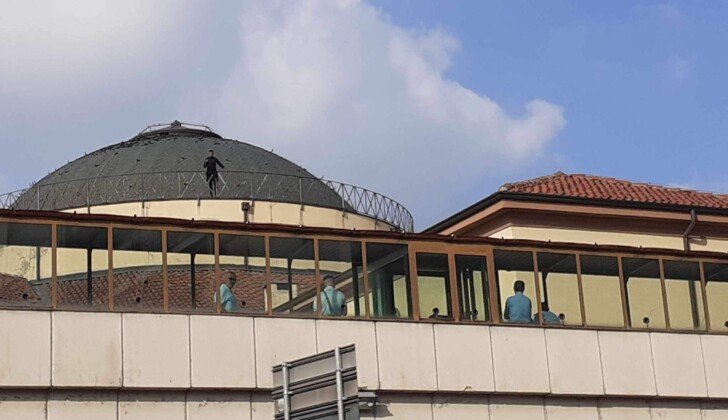 Detenuto sul tetto del “Don Soria”. Sappe: “Poliziotti impegnati nella mediazione, tensioni ormai strutturali”