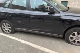 L’amara sorpresa di un lettore: gomme dell’auto tagliate in via Piave