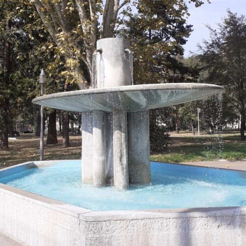 Torna in funzione la fontana ai giardini della stazione di Alessandria