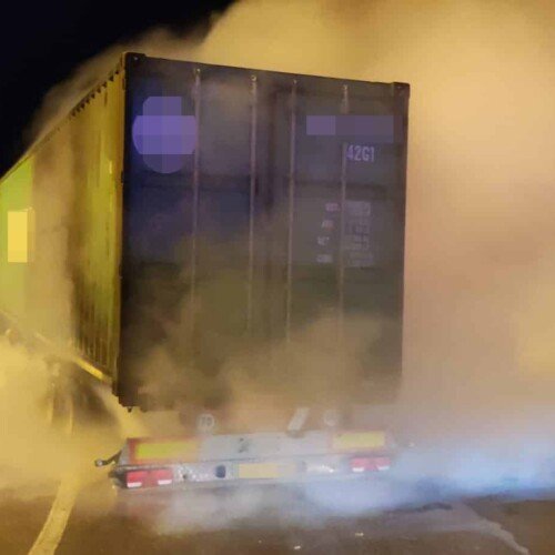 Incendio autocarro a Castelceriolo: operazioni concluse