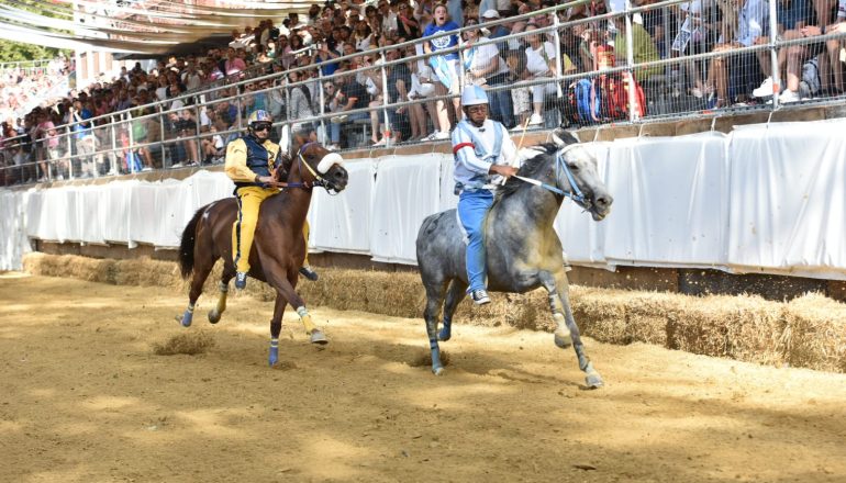 Palio di Asti: vince Borgo Santa Maria Nuova. Le immagini più suggestive della giornata