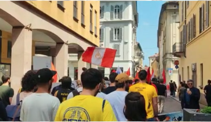 Università: anche a Pavia gli studenti tornano in tenda contro il caro-studi
