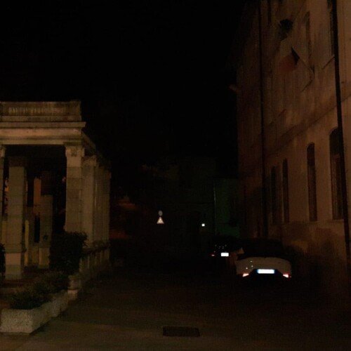Buzzi Langhi (Forza Italia): “Valle San Bartolomeo al buio da settimane, il Comune intervenga”