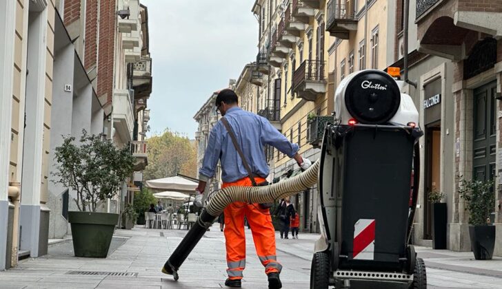 Ad Alessandria ripristinato il servizio di pulizia delle strade con l’aspiratore elettrico