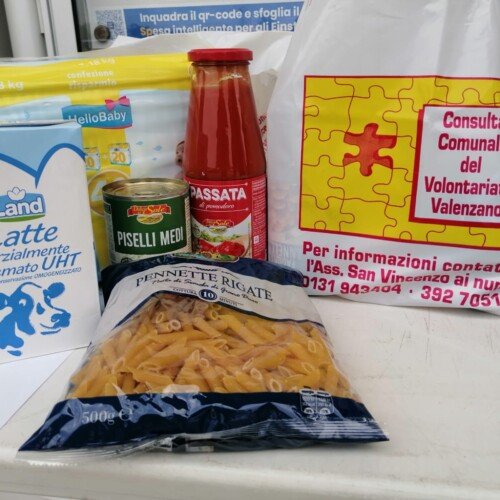 ‘Con Porta la sporta’ raccolti a Valenza 3.200 chili di cibo per famiglie in difficoltà