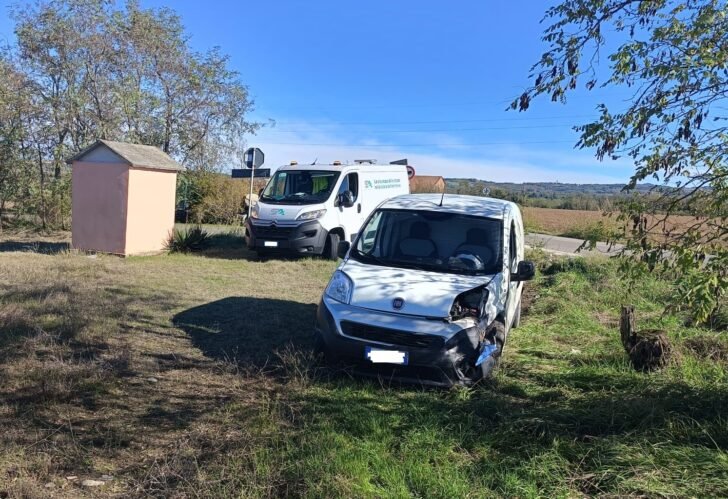 Incidente tra due veicoli a Villalvernia: nessun ferito grave