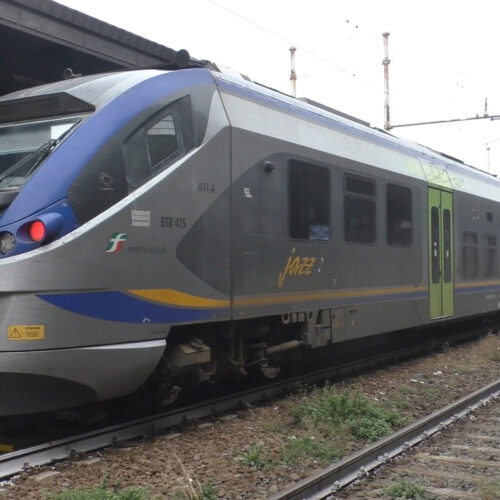 Rincaro biglietti di treni e bus extraurbani in Piemonte, M5s: “La Giunta Cirio scongiuri l’ennesimo aumento”