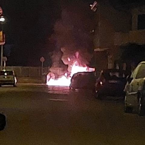 Nella notte tre cassonetti a fuoco in via della Maranzana