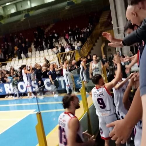 “Hidalgo show” a Pavia: 27 punti e 5 triple, la Riso Scotti batte Saronno