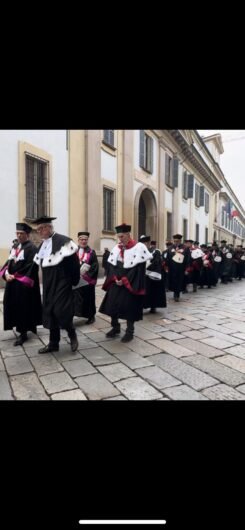 Università di Pavia: le foto del corteo accademico in Strada Nuova