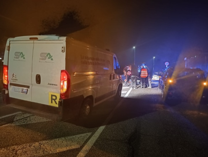 Incidente a Basaluzzo tra un camion e un’auto: nessun ferito