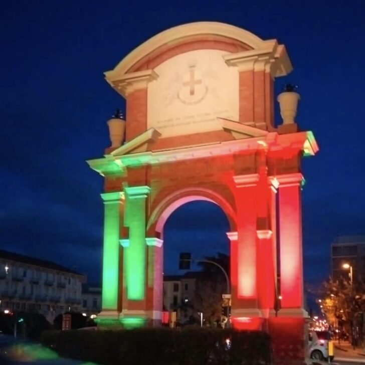 Ad Alessandria ora l’Arco Trionfale di piazza Matteotti è anche illuminato