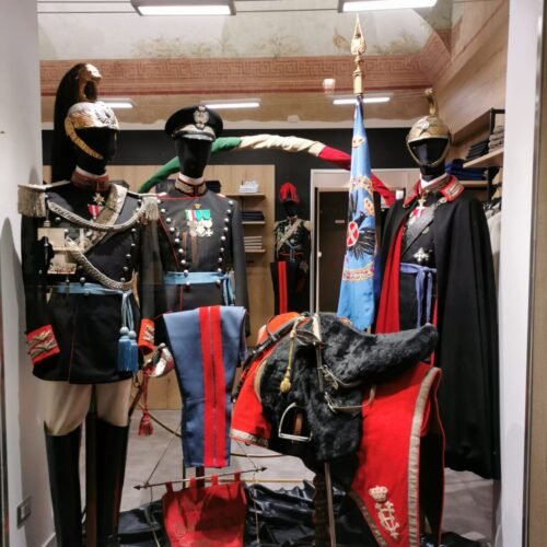 A Casale esposti i cimeli e le uniformi storiche dell’Arma dei Reali Carabinieri e del Regio Esercito