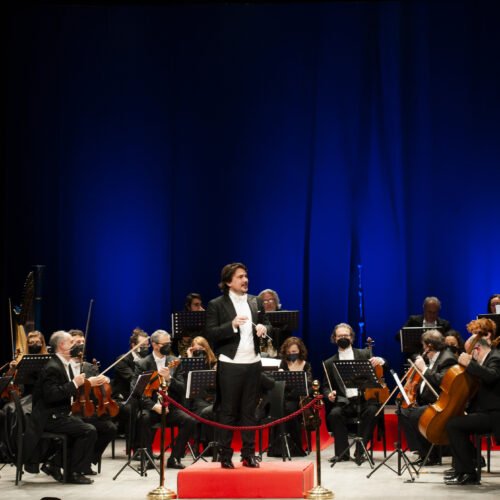 Concerto di Capodanno al Teatro Romualdo Marenco con l’Orchestra Classica di Alessandria e il violinista Teo Gertler