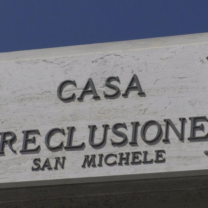 Nuova aggressione al Carcere San Michele: operatrice sanitaria strattonata e insultata da un detenuto