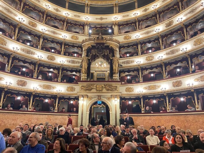 Al Teatro Municipale di Casale il concerto della Fanfara del 3° Reggimento Carabinieri Lombardia: le foto