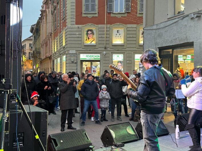 Radio Gold in piazza per colorare il Natale e sostenere l’Infantile nella lotta al morbo di Hirschsprung